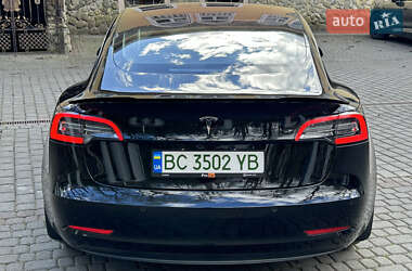 Седан Tesla Model 3 2018 в Львове