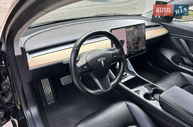 Седан Tesla Model 3 2018 в Львові