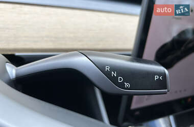 Седан Tesla Model 3 2018 в Львові