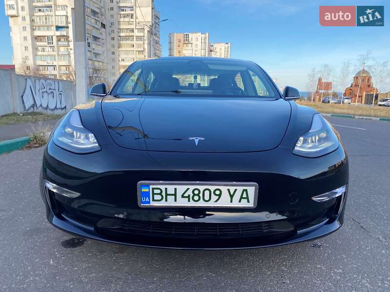 Седан Tesla Model 3 2019 в Одесі