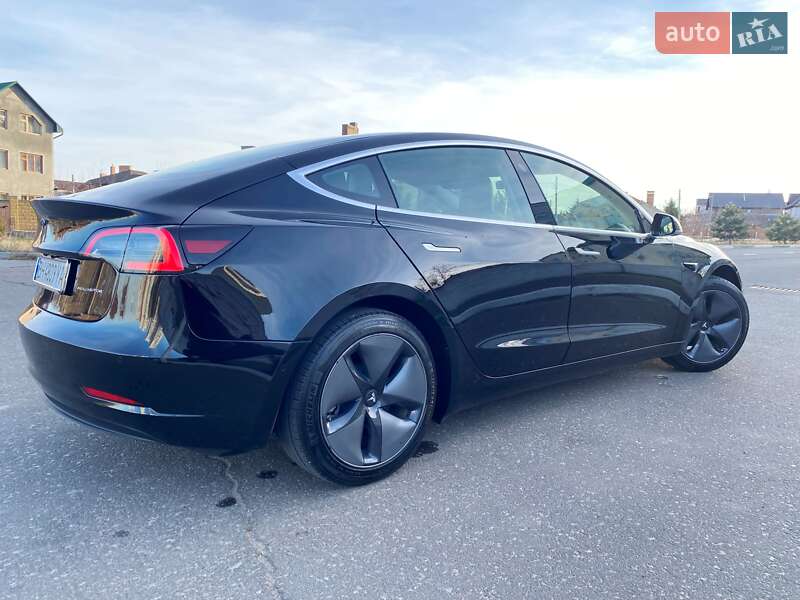 Седан Tesla Model 3 2019 в Одесі