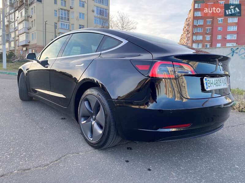 Седан Tesla Model 3 2019 в Одесі