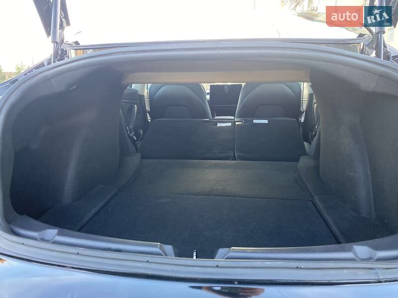 Седан Tesla Model 3 2019 в Одесі