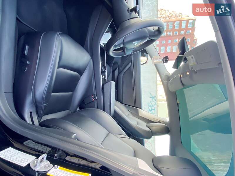 Седан Tesla Model 3 2019 в Одесі
