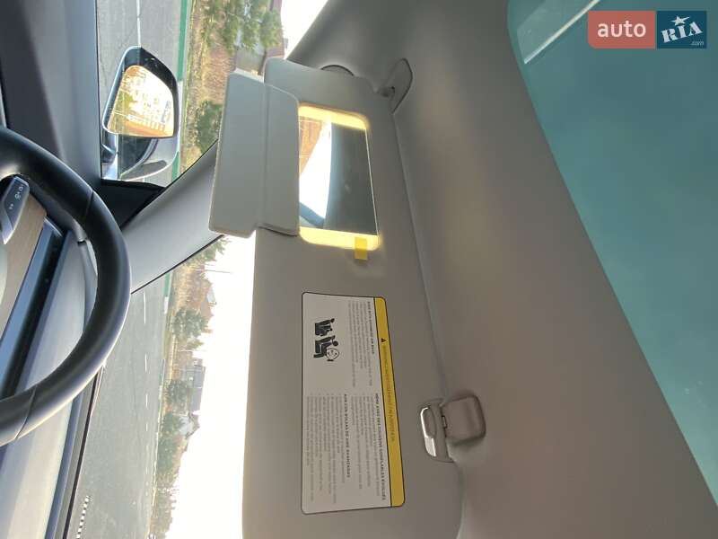 Седан Tesla Model 3 2019 в Одесі