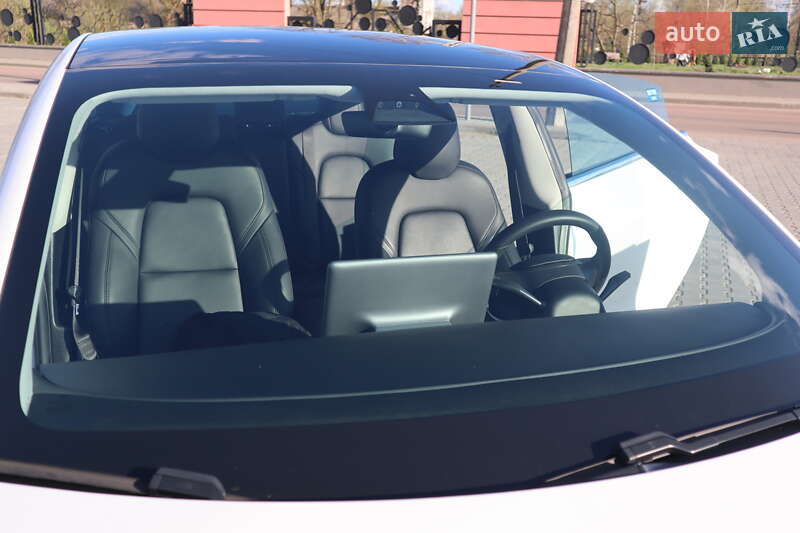 Седан Tesla Model 3 2020 в Дрогобыче