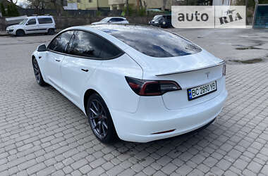 Седан Tesla Model 3 2020 в Львове