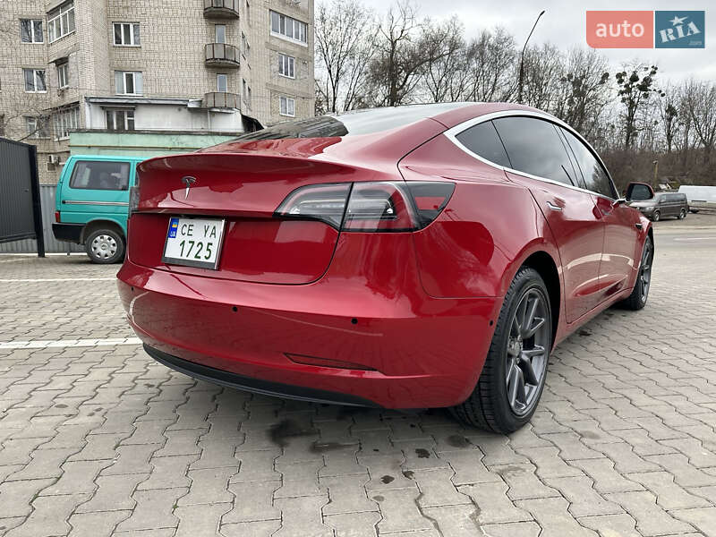 Седан Tesla Model 3 2018 в Черновцах