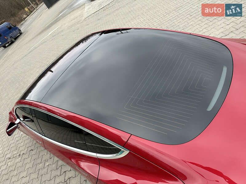 Седан Tesla Model 3 2018 в Черновцах