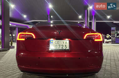 Седан Tesla Model 3 2018 в Чернівцях