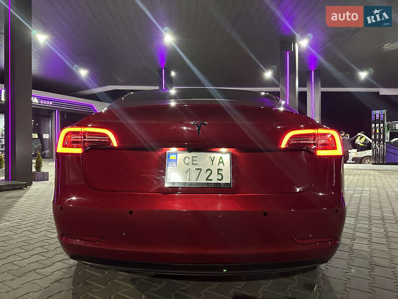 Седан Tesla Model 3 2018 в Черновцах