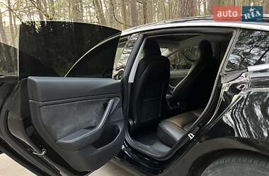 Седан Tesla Model 3 2019 в Львове