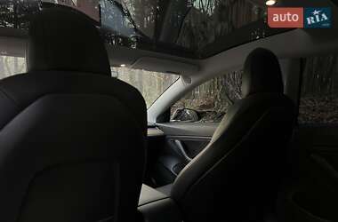 Седан Tesla Model 3 2019 в Львове