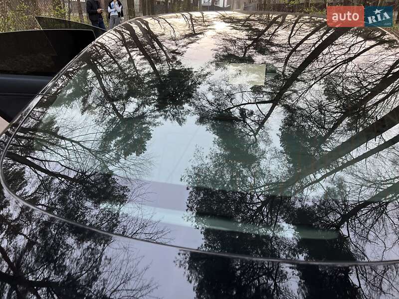 Седан Tesla Model 3 2019 в Львове