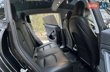 Седан Tesla Model 3 2019 в Львове