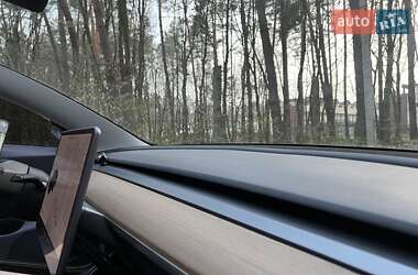 Седан Tesla Model 3 2019 в Львове