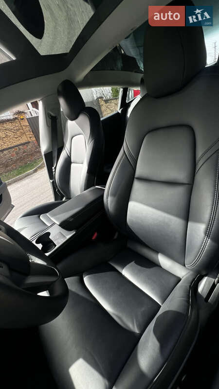 Седан Tesla Model 3 2022 в Киеве