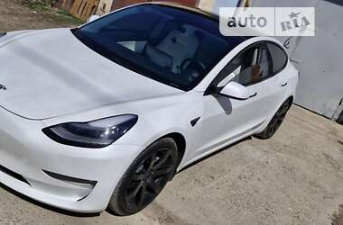 Седан Tesla Model 3 2019 в Чернівцях