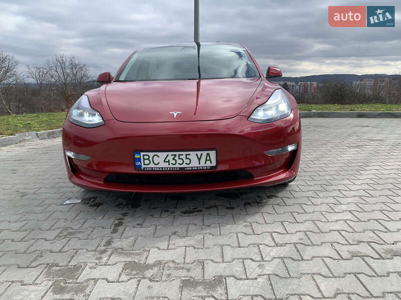 Седан Tesla Model 3 2021 в Львове