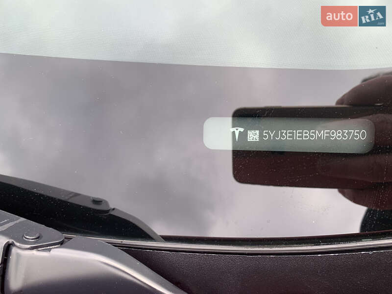 Седан Tesla Model 3 2021 в Львове