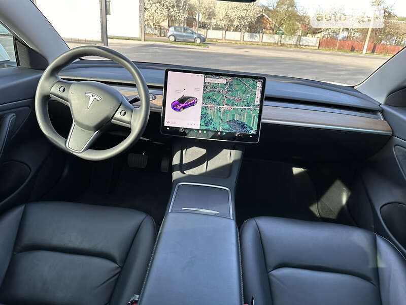 Седан Tesla Model 3 2021 в Снятине