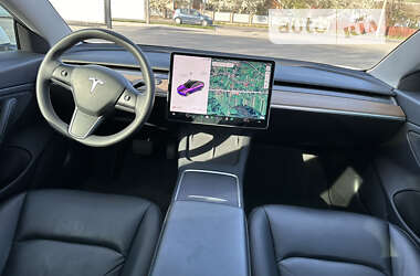 Седан Tesla Model 3 2021 в 