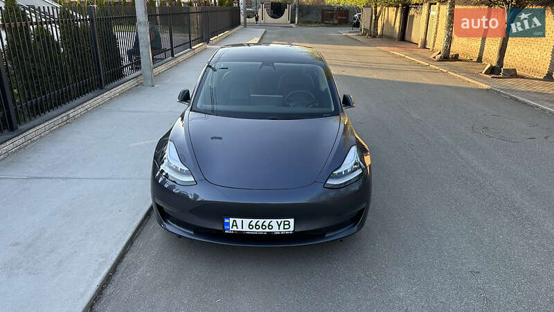 Седан Tesla Model 3 2020 в Киеве