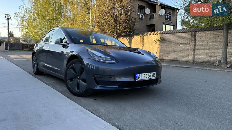 Седан Tesla Model 3 2020 в Киеве