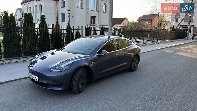 Tesla Model 3 2020