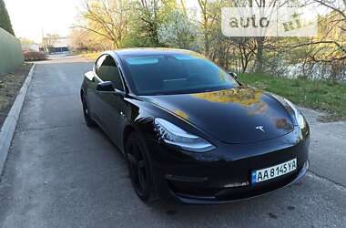 Седан Tesla Model 3 2018 в Киеве