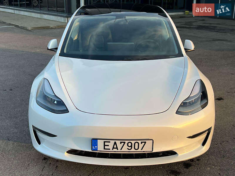 Седан Tesla Model 3 2021 в Черкассах