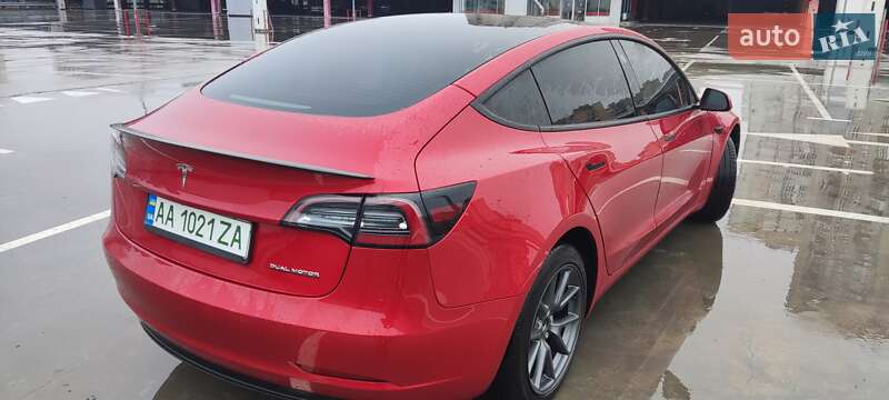 Седан Tesla Model 3 2022 в Киеве