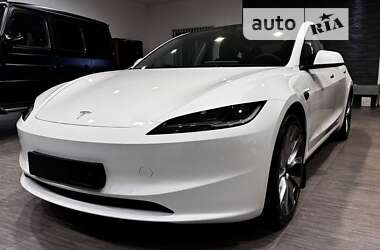 Седан Tesla Model 3 2024 в 