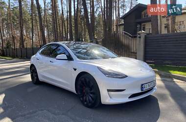 Седан Tesla Model 3 2022 в Киеве