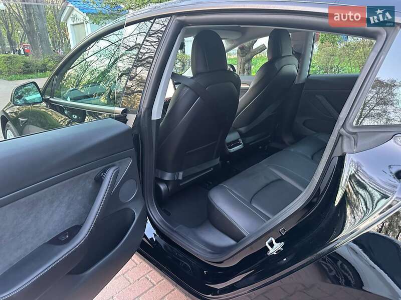 Седан Tesla Model 3 2022 в Києві