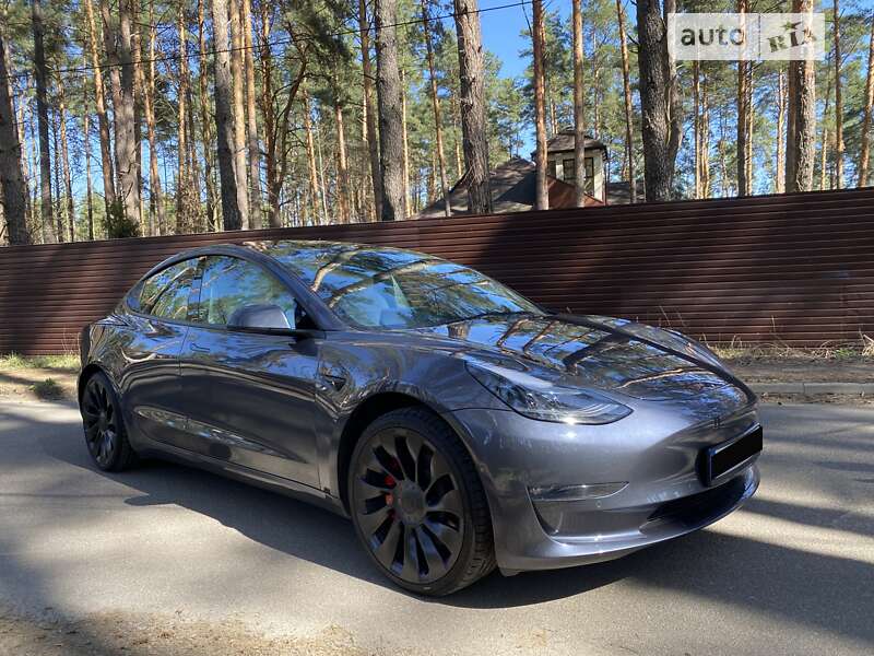 Седан Tesla Model 3 2021 в Києві