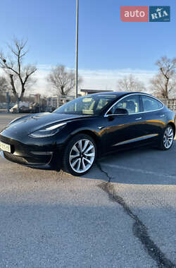 Седан Tesla Model 3 2019 в Киеве