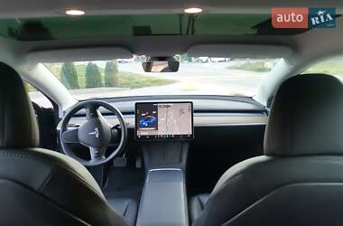 Седан Tesla Model 3 2021 в Виннице
