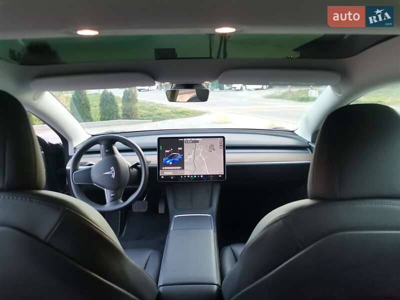 Седан Tesla Model 3 2021 в Виннице