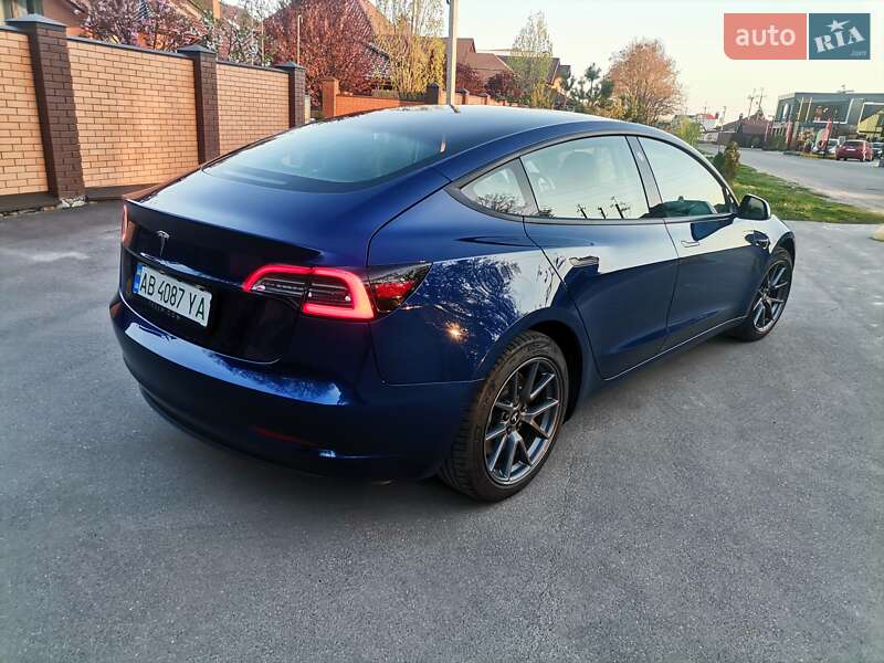 Седан Tesla Model 3 2021 в Виннице