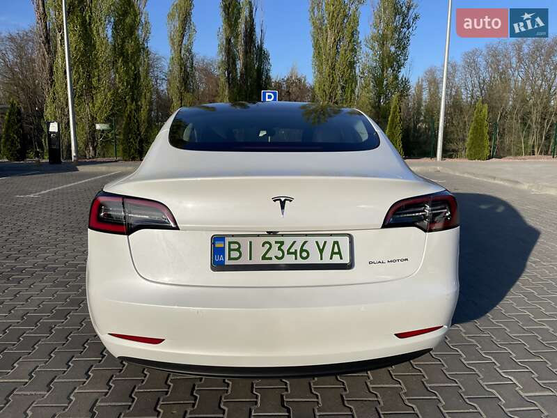 Седан Tesla Model 3 2021 в Кременчуге