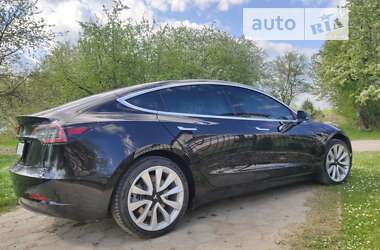 Седан Tesla Model 3 2018 в Долине