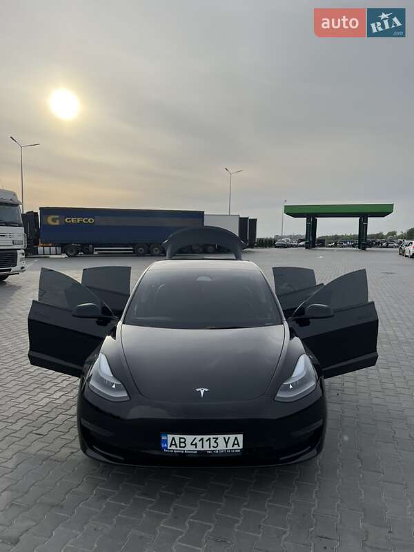 Седан Tesla Model 3 2022 в Виннице