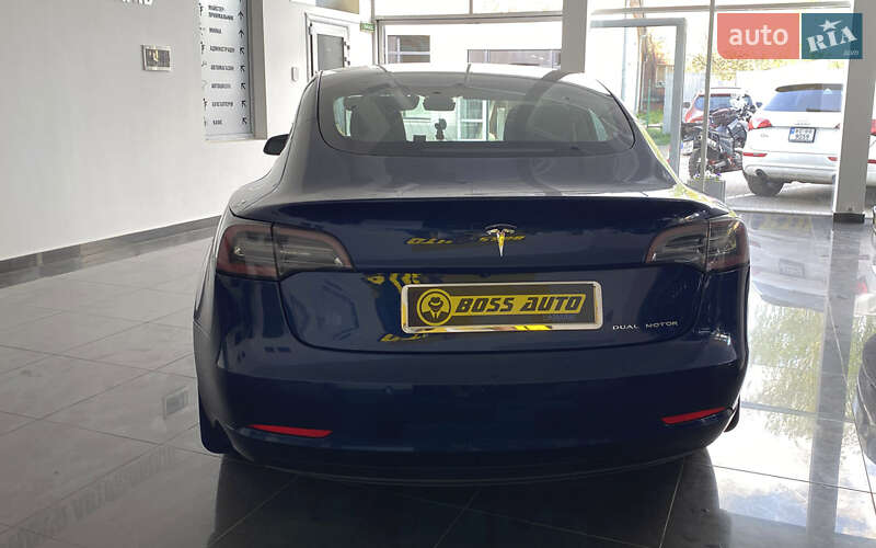 Седан Tesla Model 3 2018 в Шептицькому