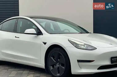Седан Tesla Model 3 2021 в 