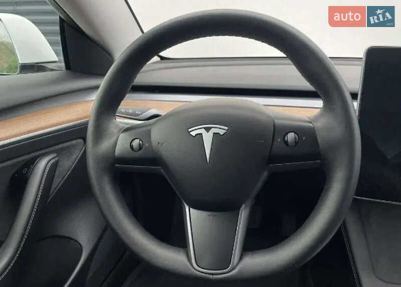 Седан Tesla Model 3 2021 в Києві