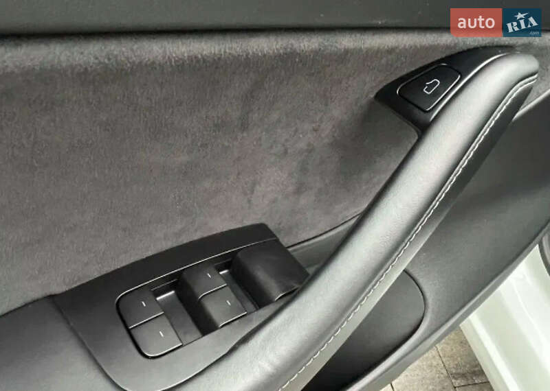 Седан Tesla Model 3 2021 в Києві