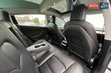 Седан Tesla Model 3 2021 в 