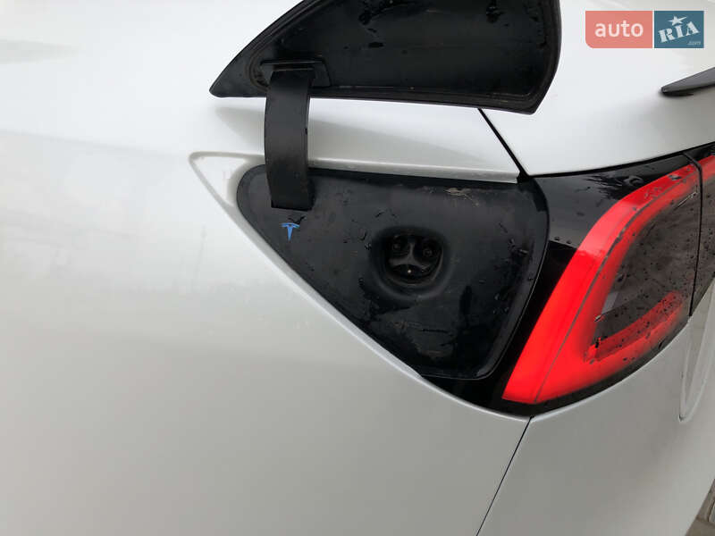 Седан Tesla Model 3 2019 в Хорошеве