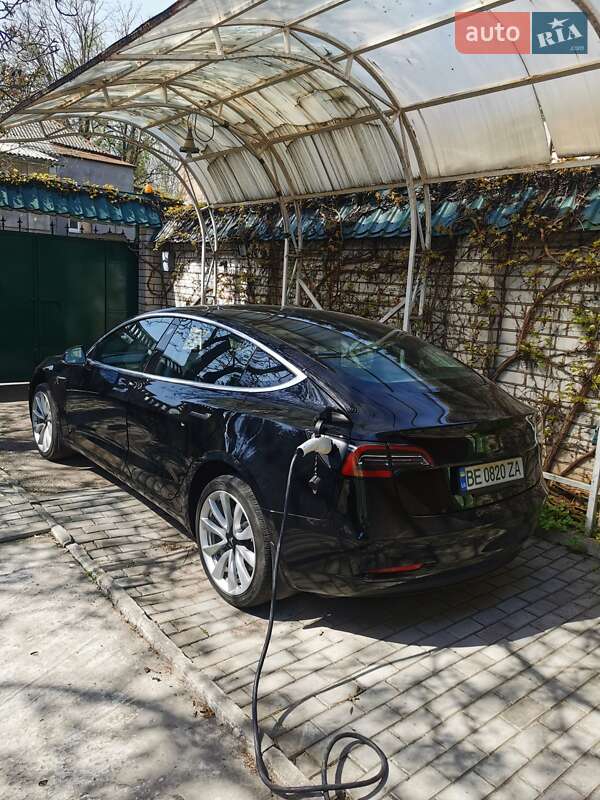 Седан Tesla Model 3 2018 в Николаеве